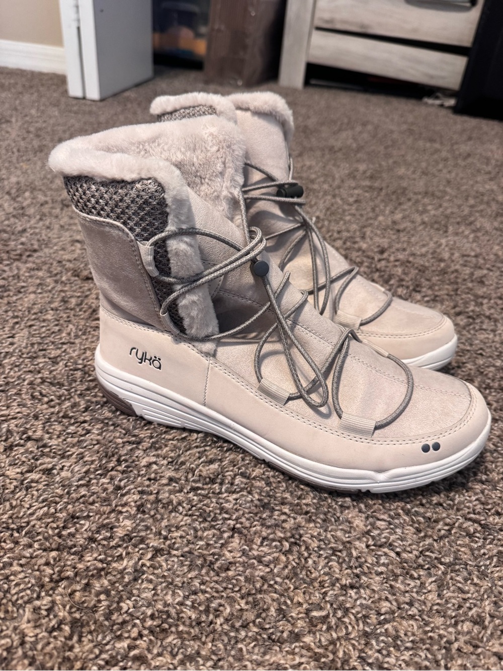 Ryka Women's Light Beige Faux-Fur Winter Boot 9M